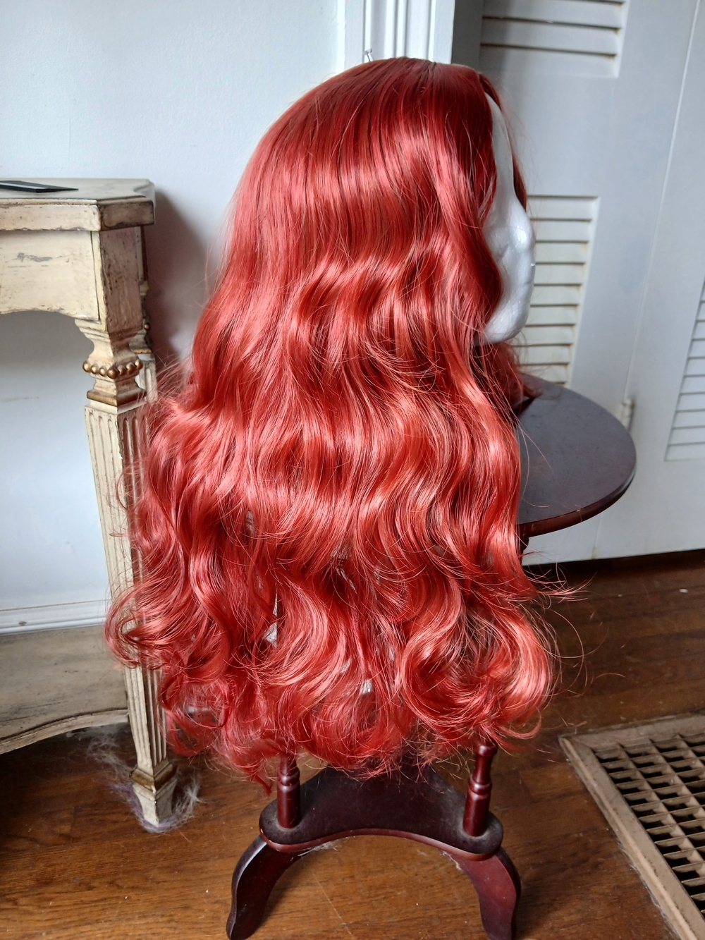 Long Wavy Red Women's Wig – Lush Copper-Red Style - Picture 4 of 6